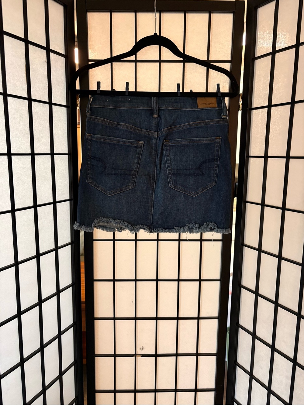 American Eagle Blue Denim Mini Skirt w/ Frayed Hem + Zipper Details - Picture 5 of 7